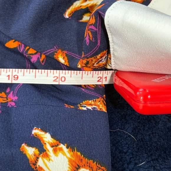 SOLD—NWOT Modcloth Sloth Swing Blouse-Size L - Picture 8 of 10